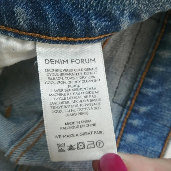 Aritzia Denim Forum The Yoko Bermuda Shorts Slim Mid Thigh with Raw Hem 25 - Picture 13 of 16